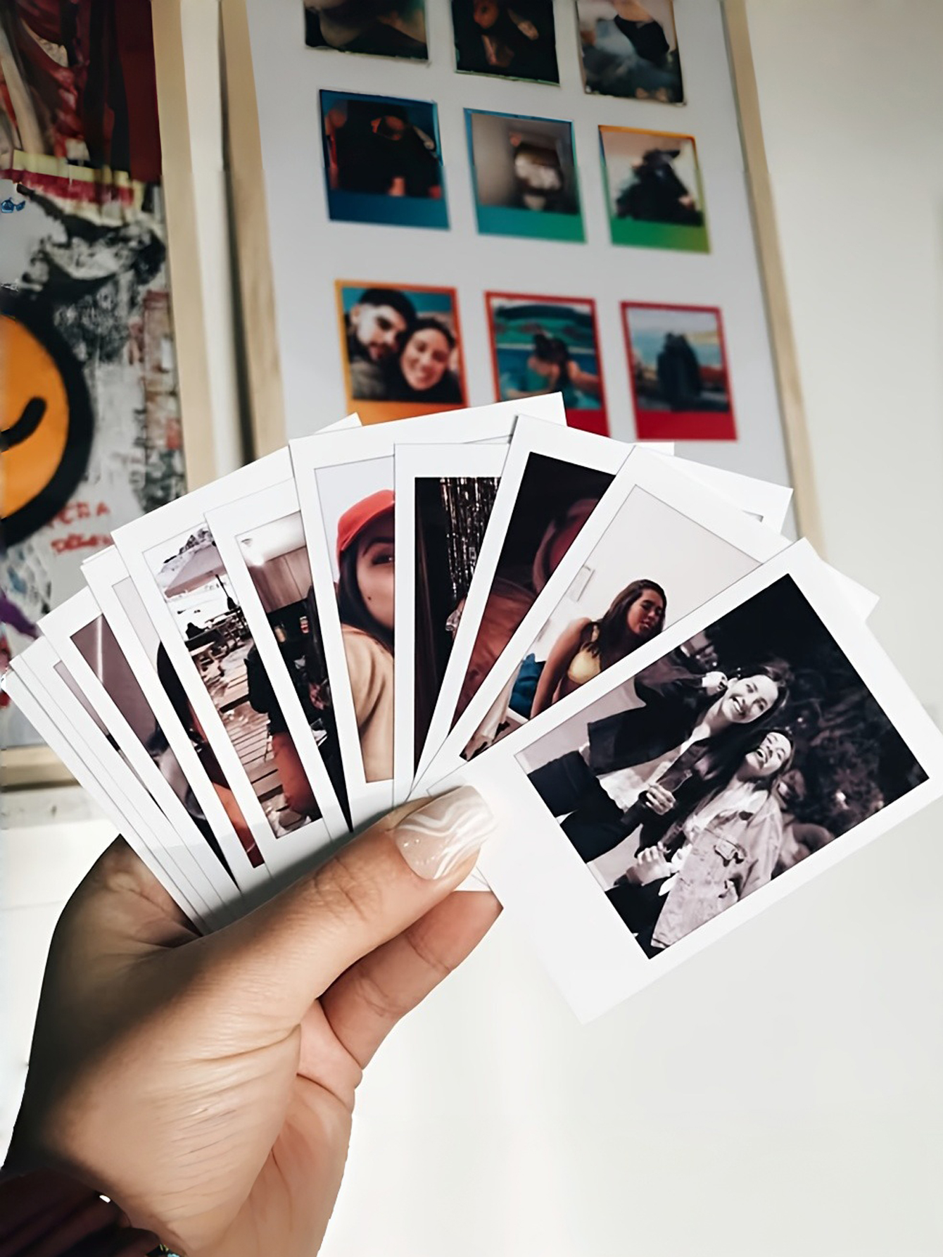 Custom photo cards, personalized couple photos, DIY birthday and anniversary gifts—give your partner and friends unique Valentine's Day and New Year presents